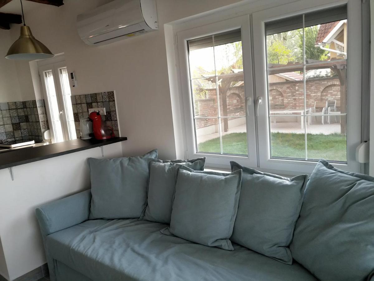 Exclusive Beachfront Villa Fonyód Buitenkant foto