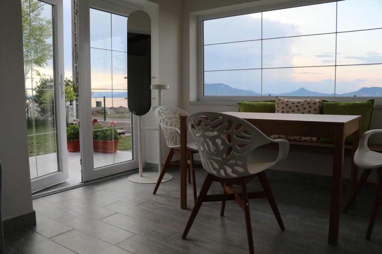 Exclusive Beachfront Villa Fonyód Buitenkant foto